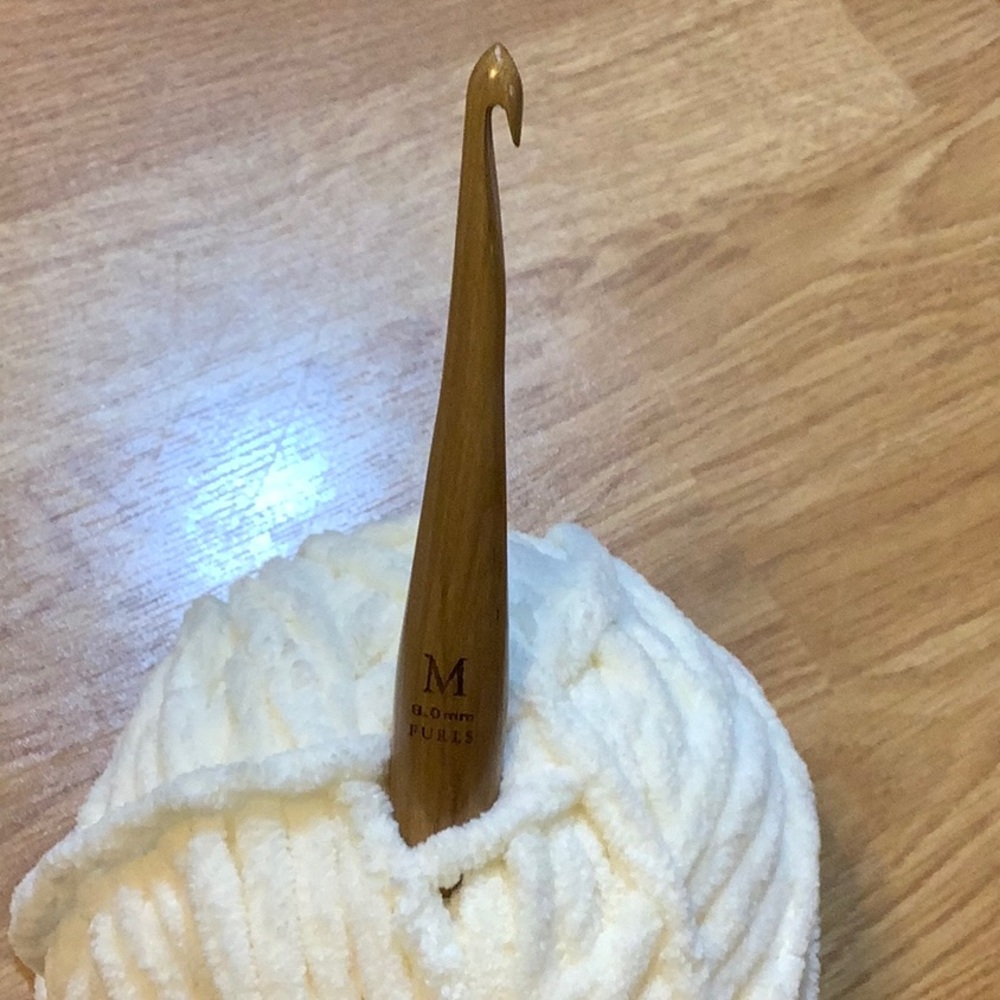 Furls Crochet Hook Wood, size M (8.00 mm)